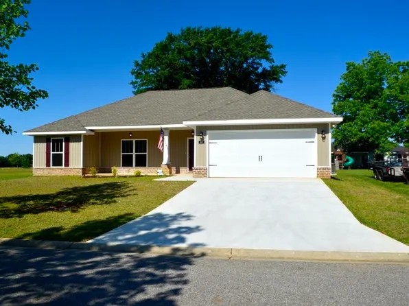 108 Cottage Ln, Atmore, AL 36502