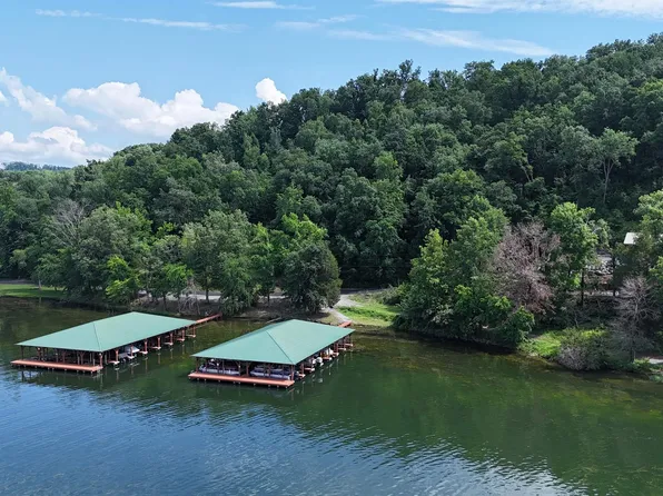 26 Snug Harbor Rd, Grant, AL 35747