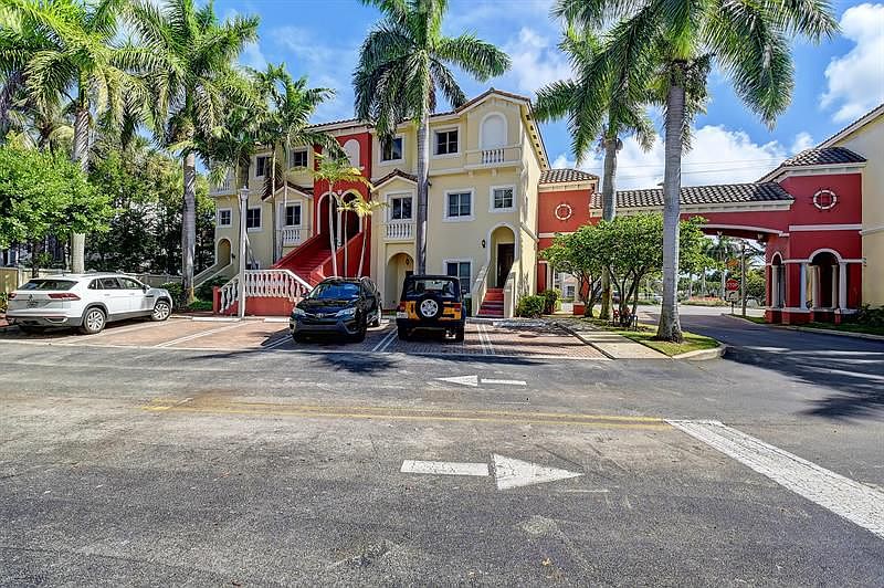 1st image of 124 Bayfront Dr
