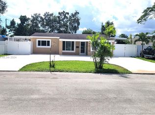 6610 Park St, Hollywood, FL 33024