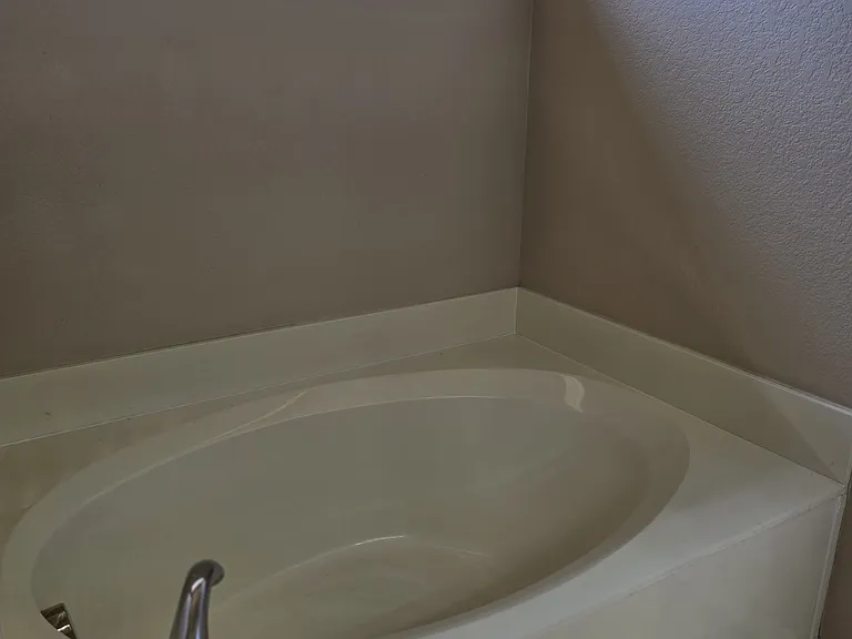2321 W Quinton St — Photo 14