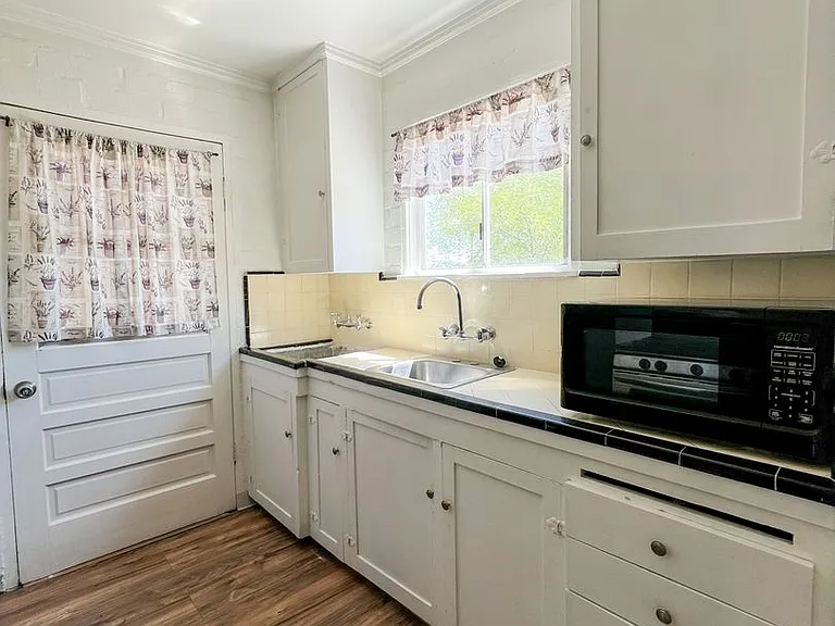 6570 Manzanita Ave — Photo 4