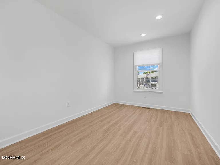86 Holly Dr — Photo 16
