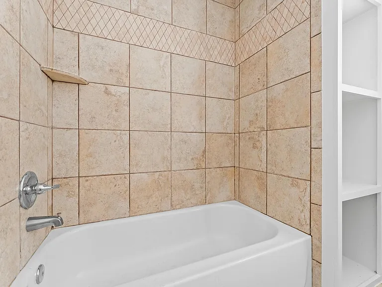 5326 Newkirk Ln — Photo 6
