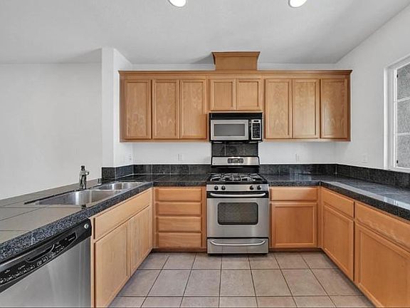 5th image of 387 Olive Hill Dr