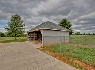 595 Beth Rd, New Market, AL 35761
