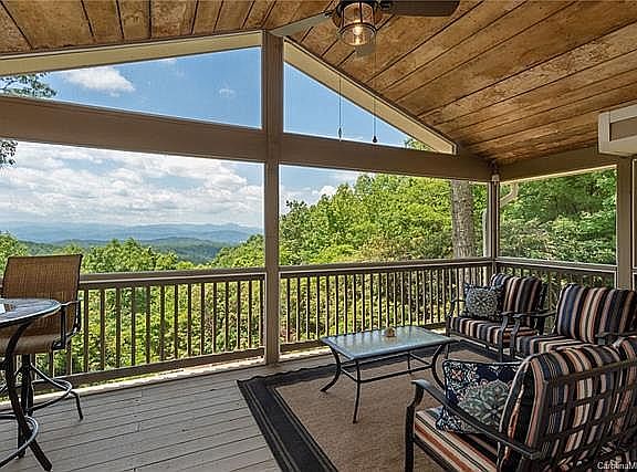 Vaulted screened porch