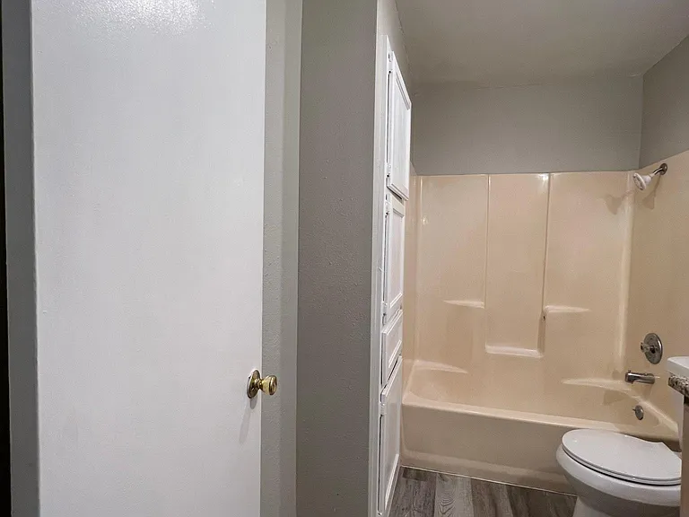 1005 Country Aire Dr #A — Photo 8