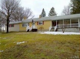 130 Sleepy Hollow Rd, Bath, PA 18014