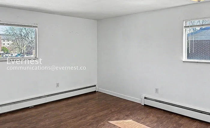 1305 Burton Ct #4 — Photo 30