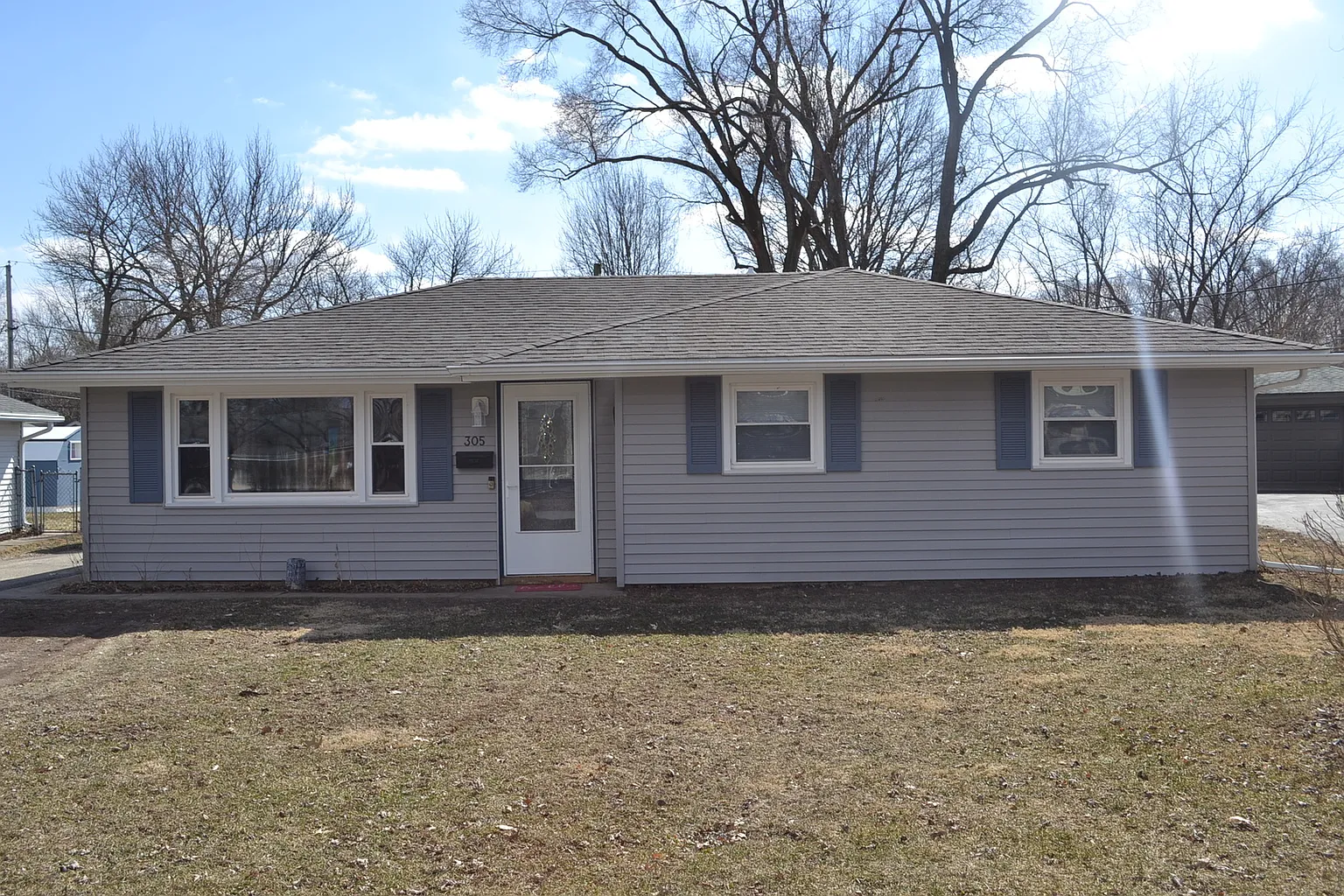 305 Roland St photo 1