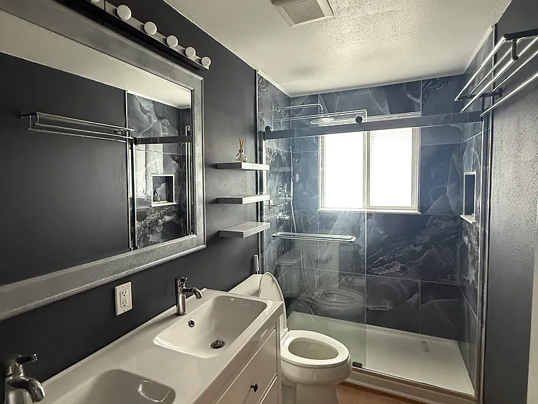 4515 NE 17th Pl — Photo 9