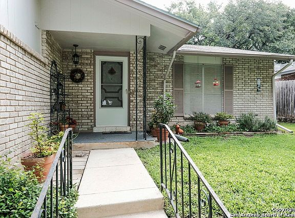 3rd image of 2211 Orange Blossom St