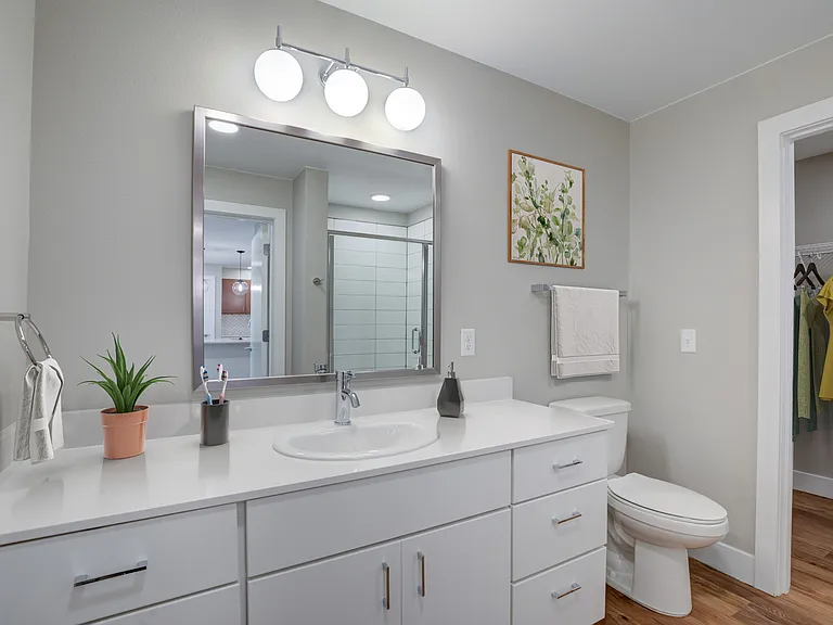 Mt. Elbert | Bathroom Mt. Elbert | Bathroom