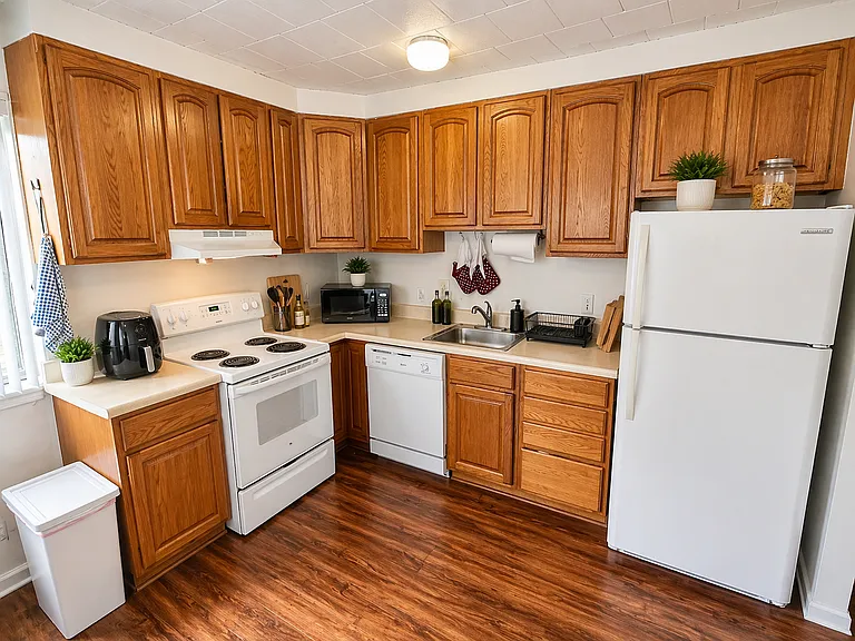 Varsity Management - 515 Walnut — Photo 34