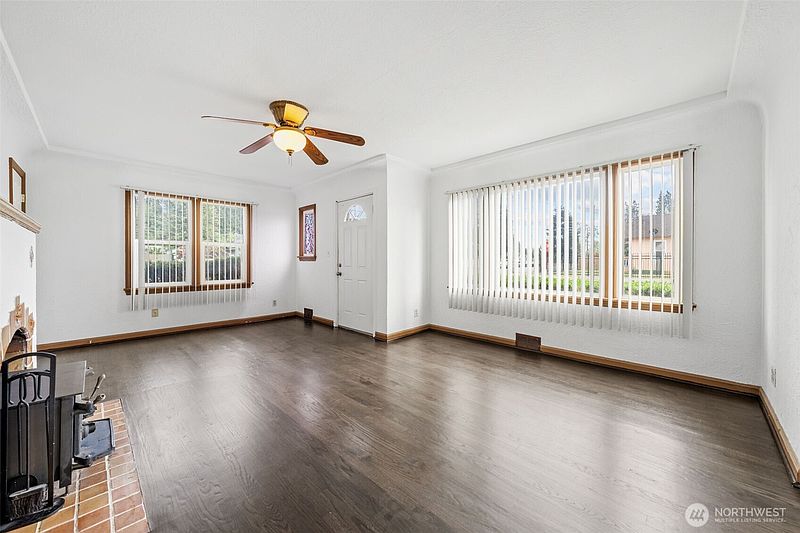 4th image of 205 W Saar Street