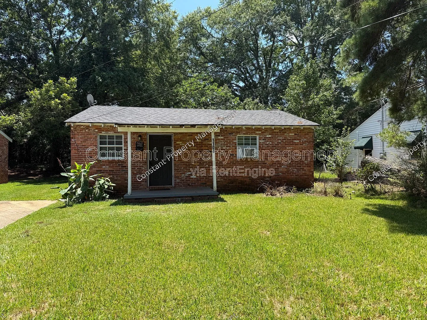 1104 Dewey St photo 1