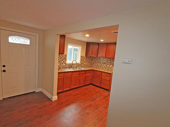 2nd image of 315 Ainsley Ave