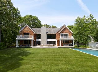 1 Fernwood Dr, Wainscott, NY 11975