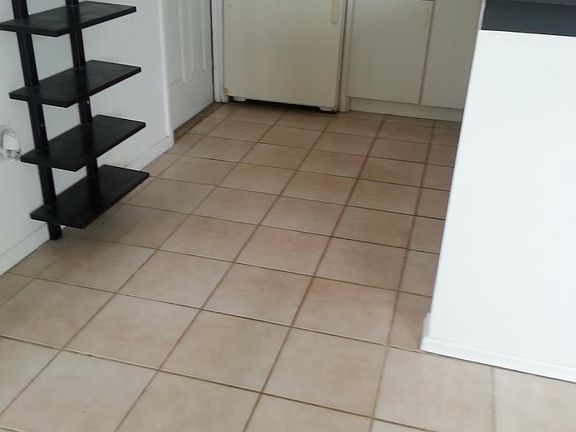 3rd image of 5174 W Point Loma Blvd