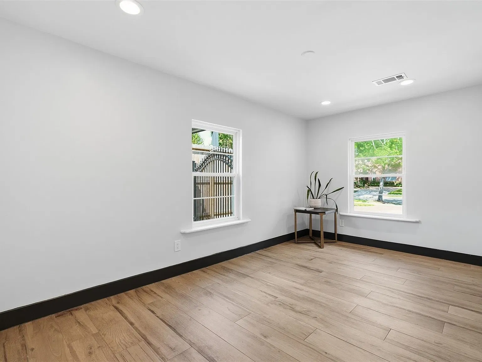 4 bed, 3.0 bath, 2920 sqft, $3,700 — Photo 3