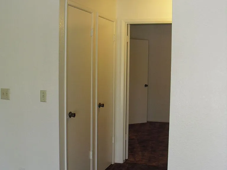 4702 E Alamos Ave — Photo 2