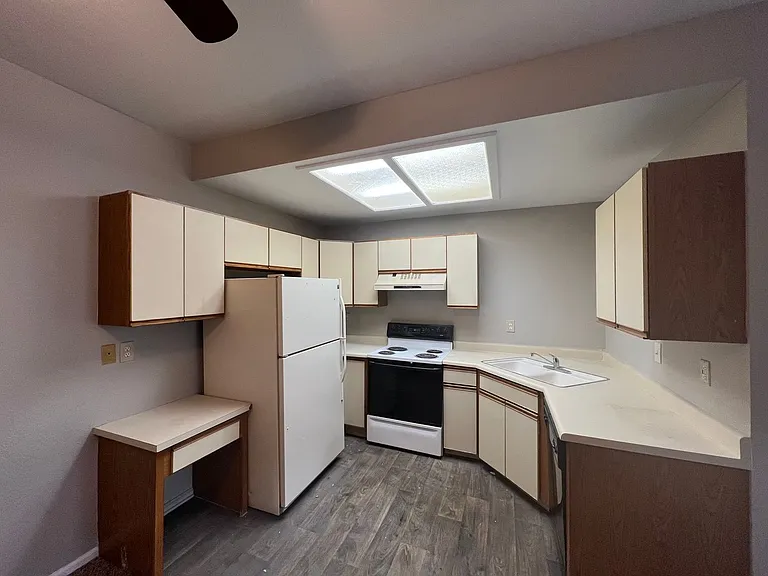 1069 S Walden Way #127 — Photo 4