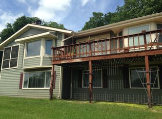 7 Heatherdowns Ln, Galena, IL 61036