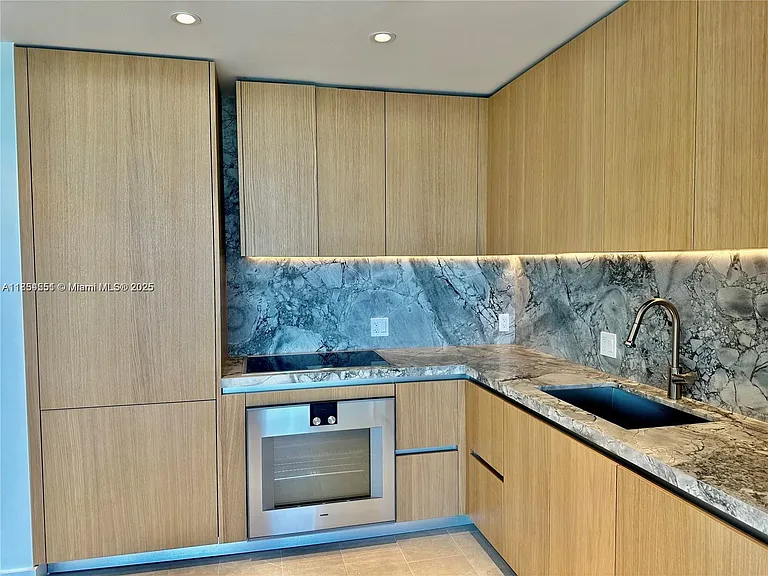500 Alton Rd #1708 — Photo 11
