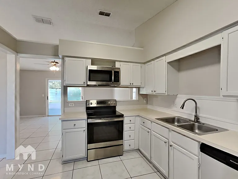3 Dorset Dr — Photo 12