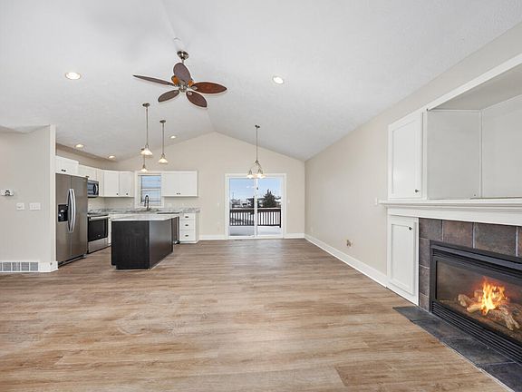 3rd image of 4080 Carlie Ct