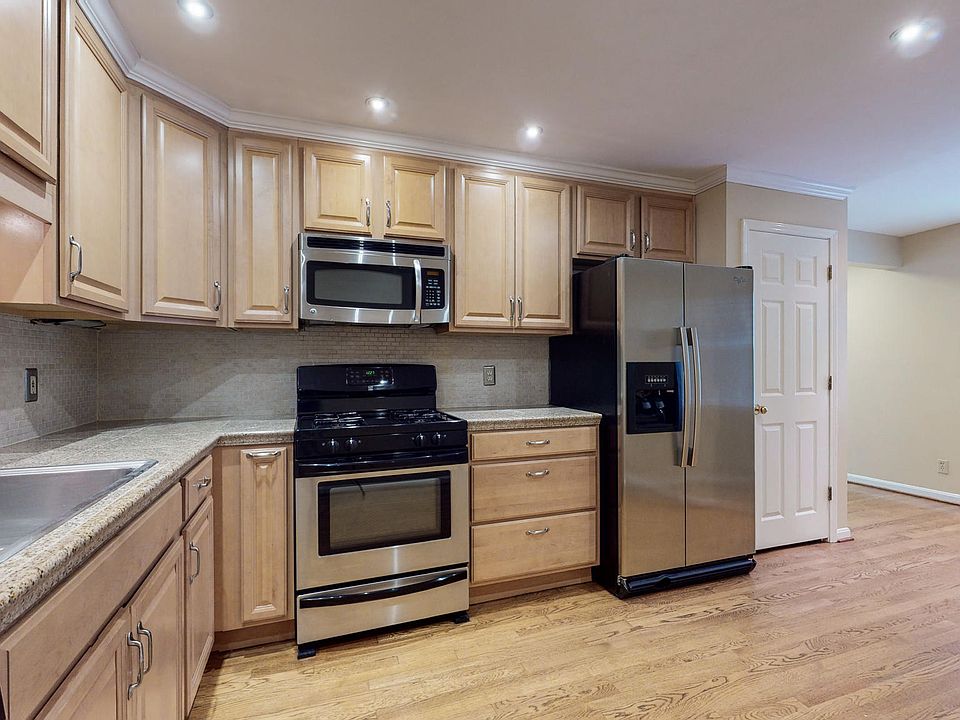 1st image of 1004 Harrods Landing Dr