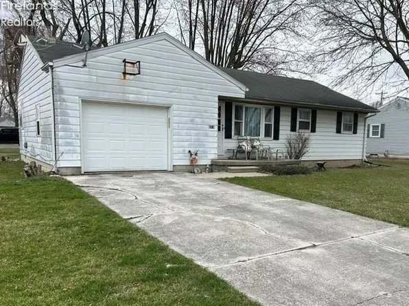321 Elwood Ave, Fostoria, OH 44830