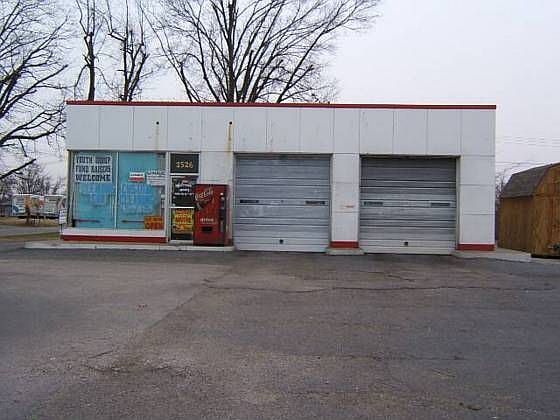 1st image of 2526 W 4th St