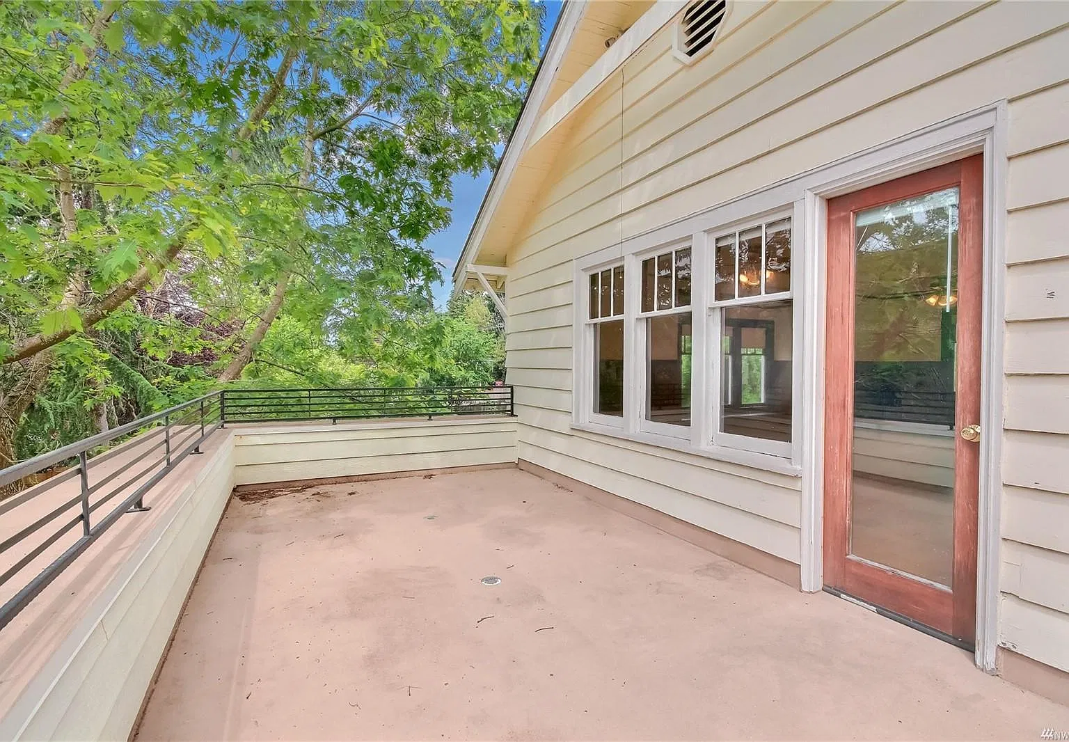 3 bed, 2960 sqft, $3,850 — Photo 4