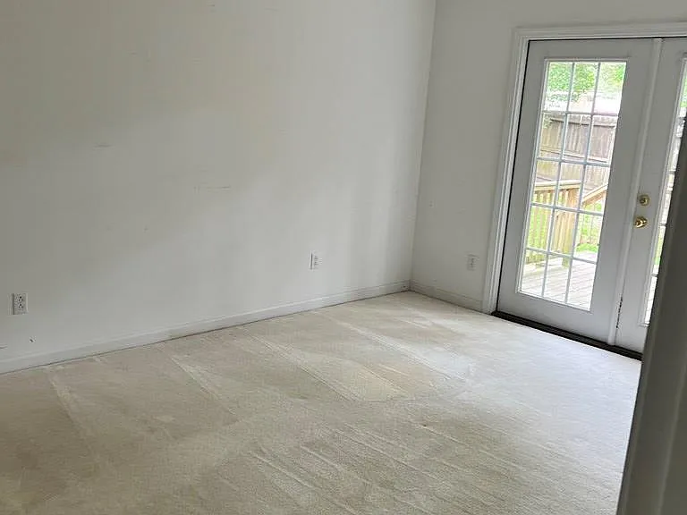 2415 Stonewood Dr — Photo 4