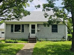 14 Brewster St, Dartmouth, MA 02748