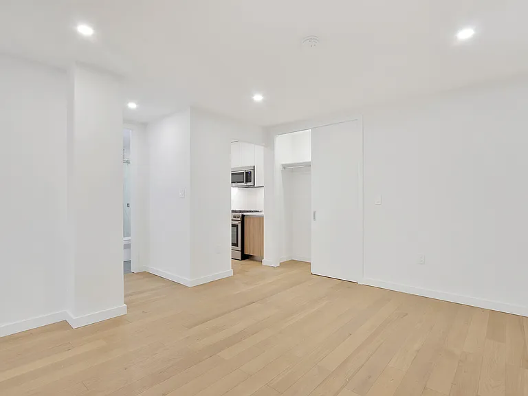 227 E 59th St #5C — Photo 6