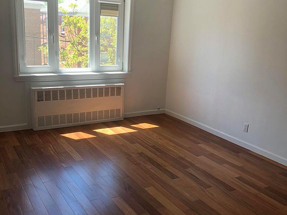 1st bedroom