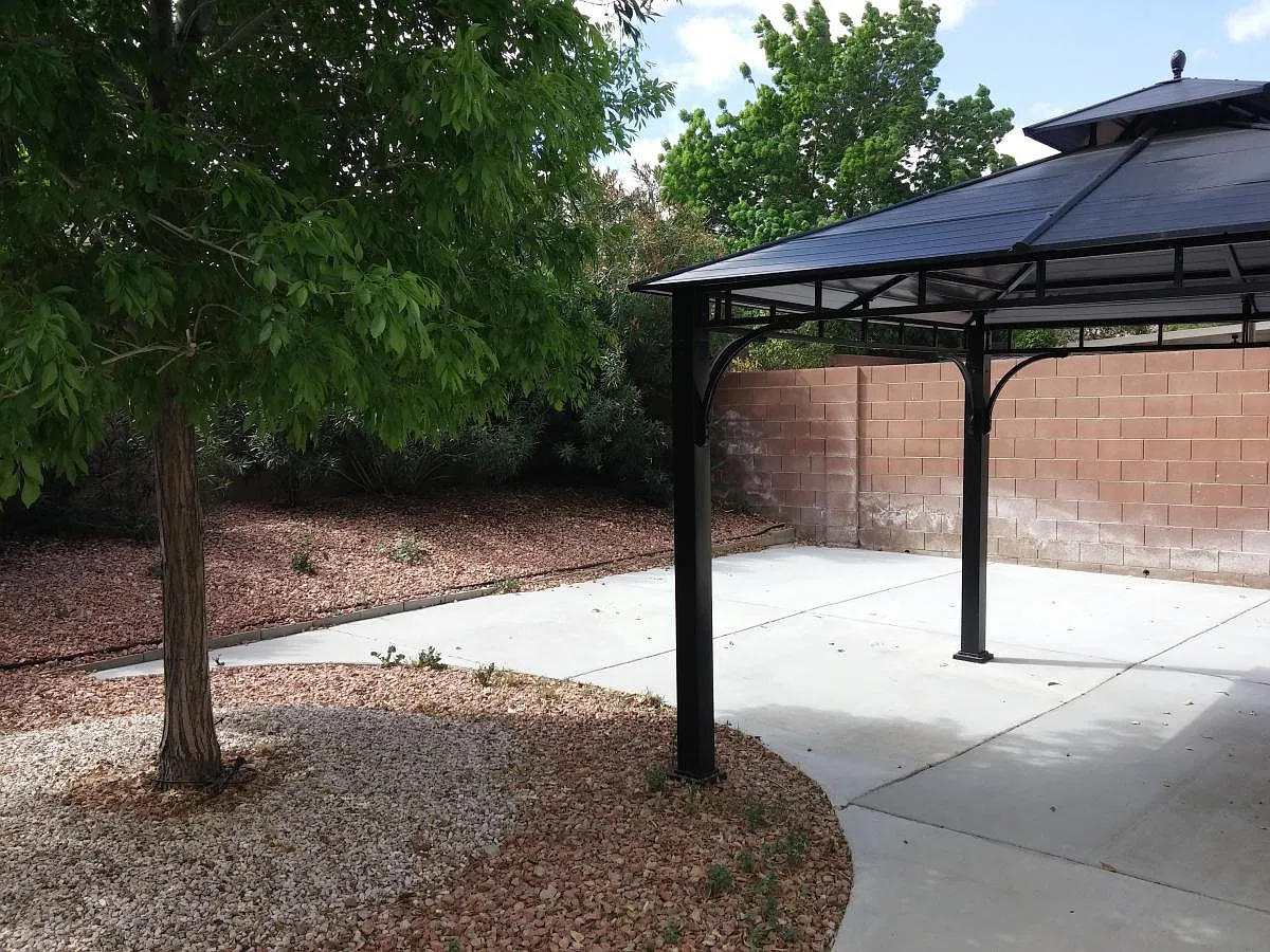 4 bed, 2.5 bath, 2094 sqft, $1,950 — Photo 4