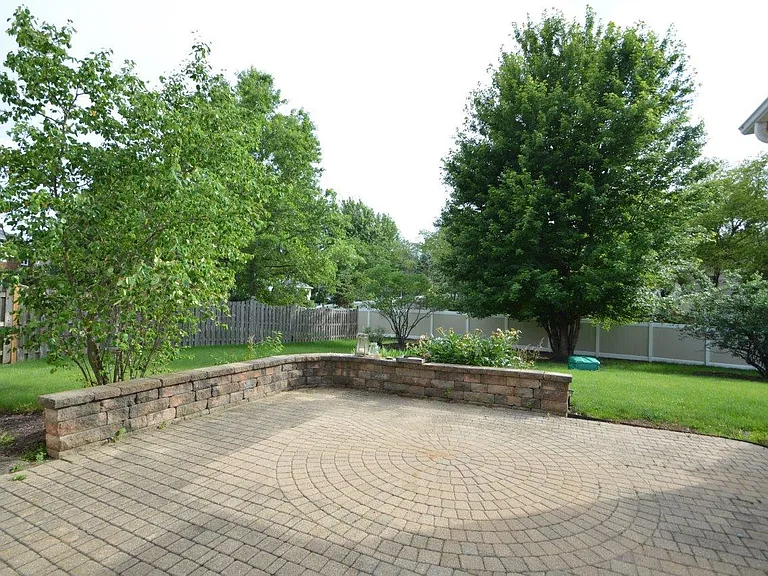 3301 Banford Cir — Photo 37