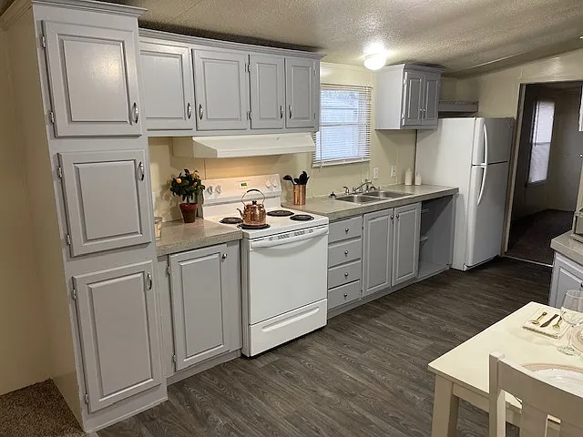 775 Steele Rd — Photo 11