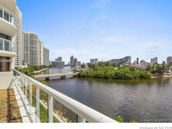 5th image of 4000 Island Blvd #901
