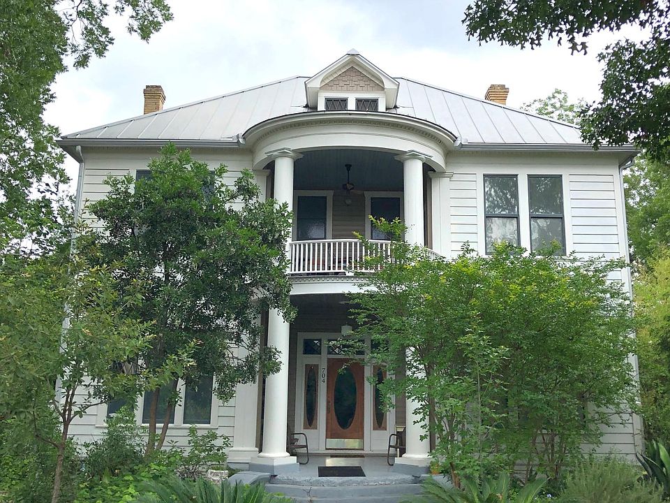 1st image of 704 E Guenther St APT 4