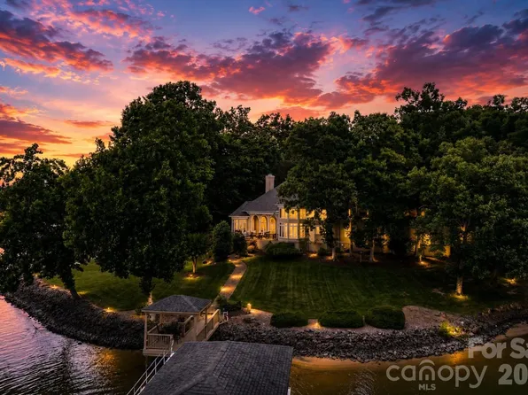 2161 Windy Oaks Rd, Fort Mill, SC 29708