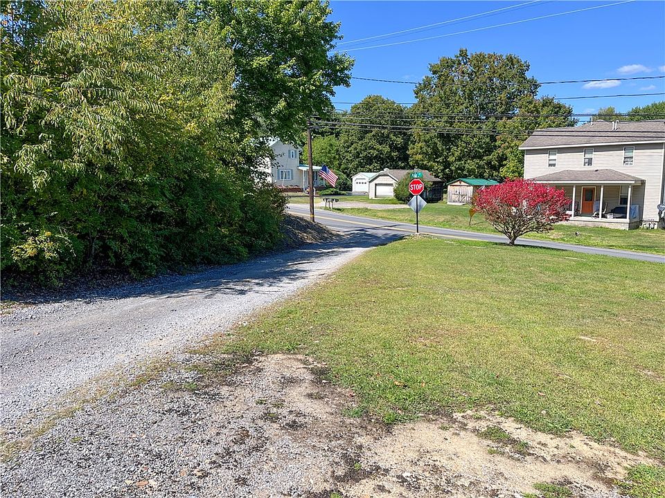 2nd image of 670 Main St