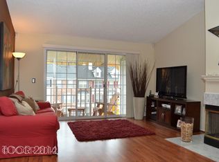 1256 Mulberry Dr, Mahwah, NJ 07430