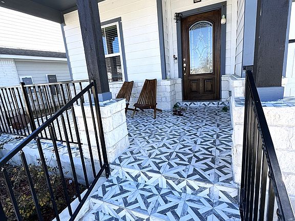 2nd image of 205 Crystal Brook Dr
