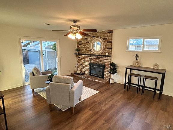 5th image of 172 Georgetown Drive