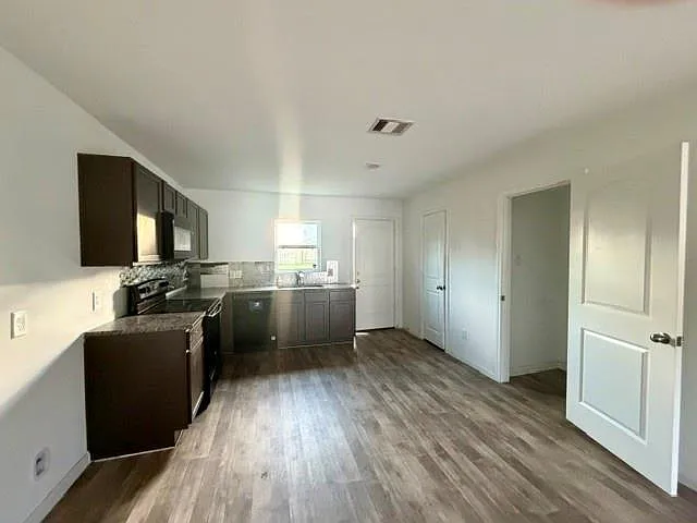 17051 Marie Village Dr — Photo 4